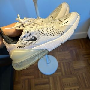 NIKE Air Max 270s